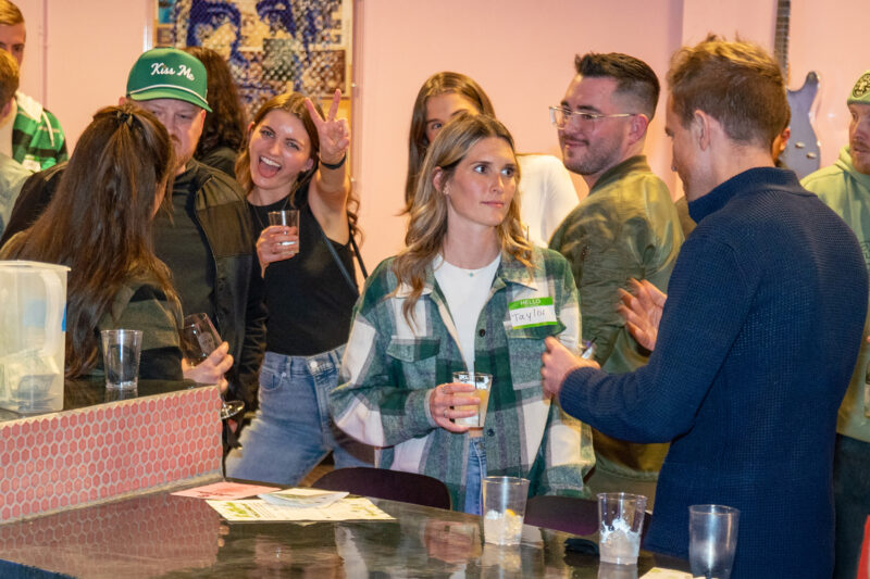 Singles mingle at 27 club in Cleveland